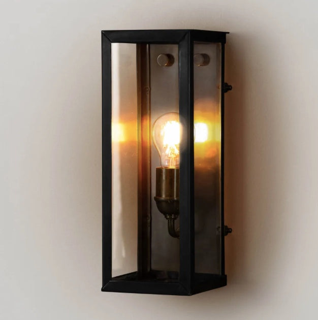 OUTDOOR WALL LIGHT
