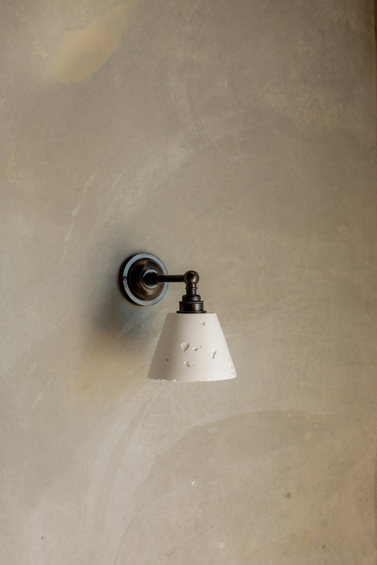 Mod straight Arm Wall Light