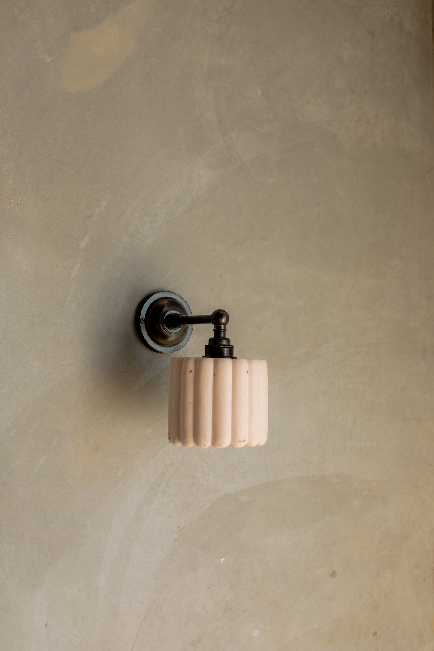 Fluted Straight Arm Wall Light