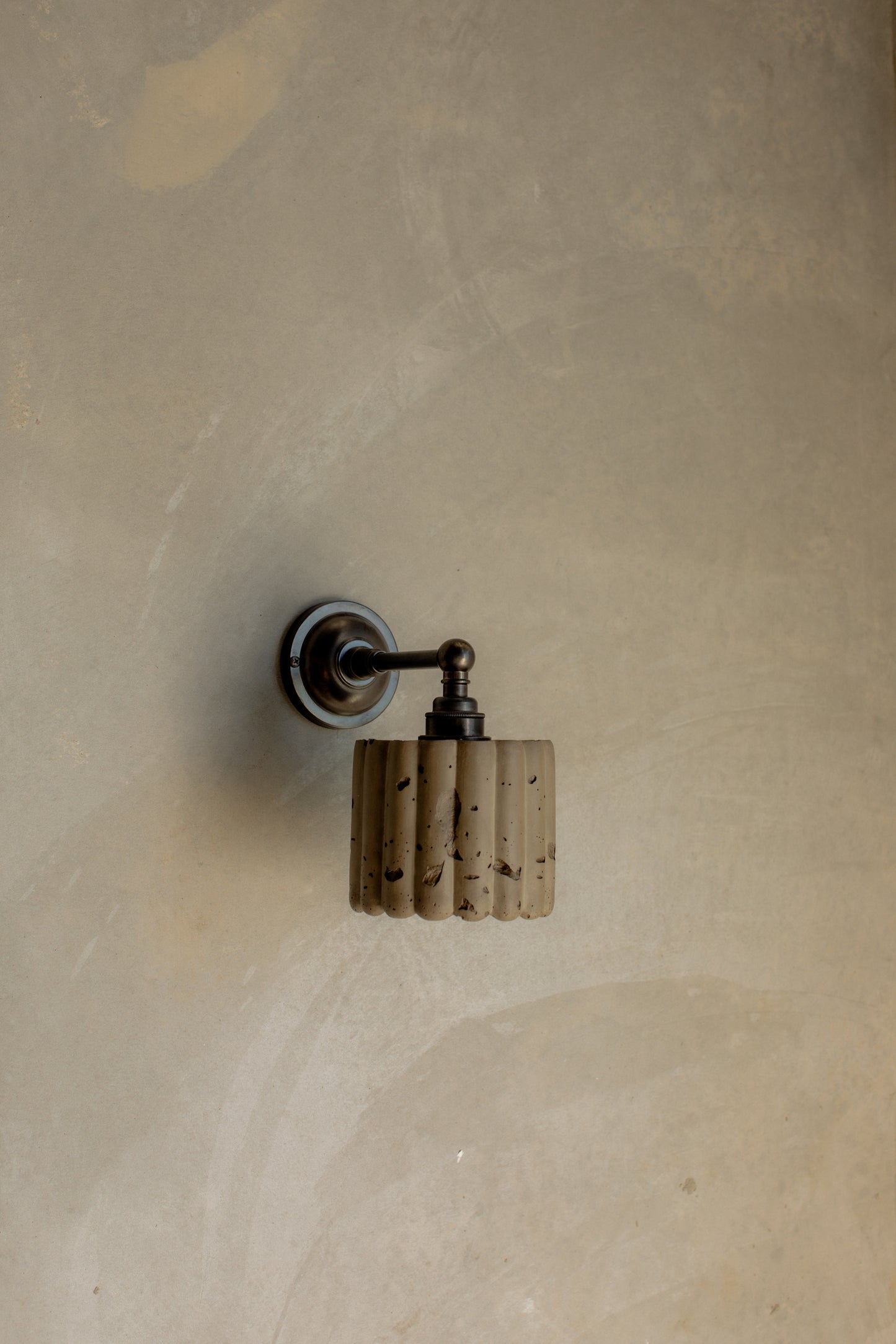 Fluted Straight Arm Wall Light