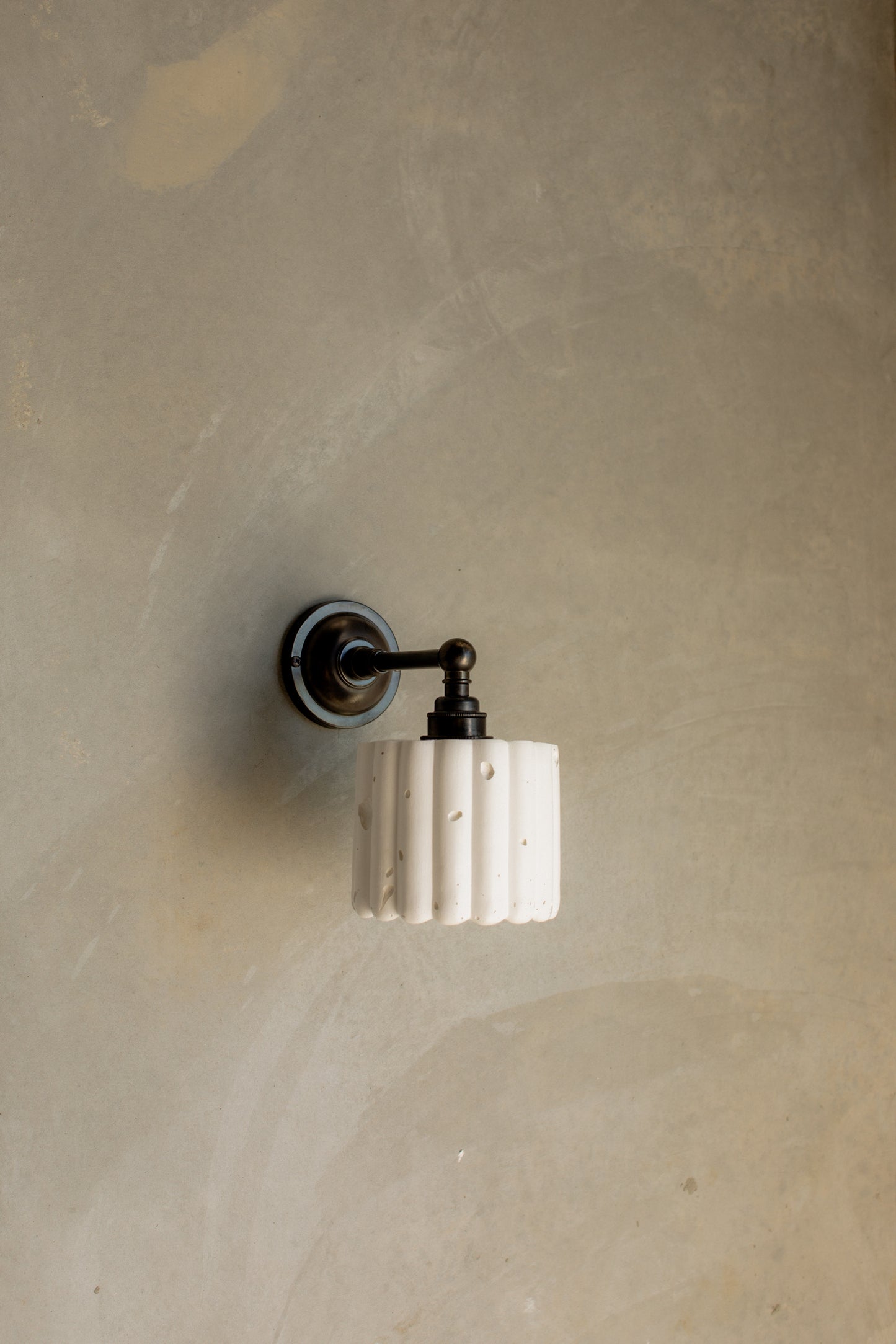 Fluted Straight Arm Wall Light