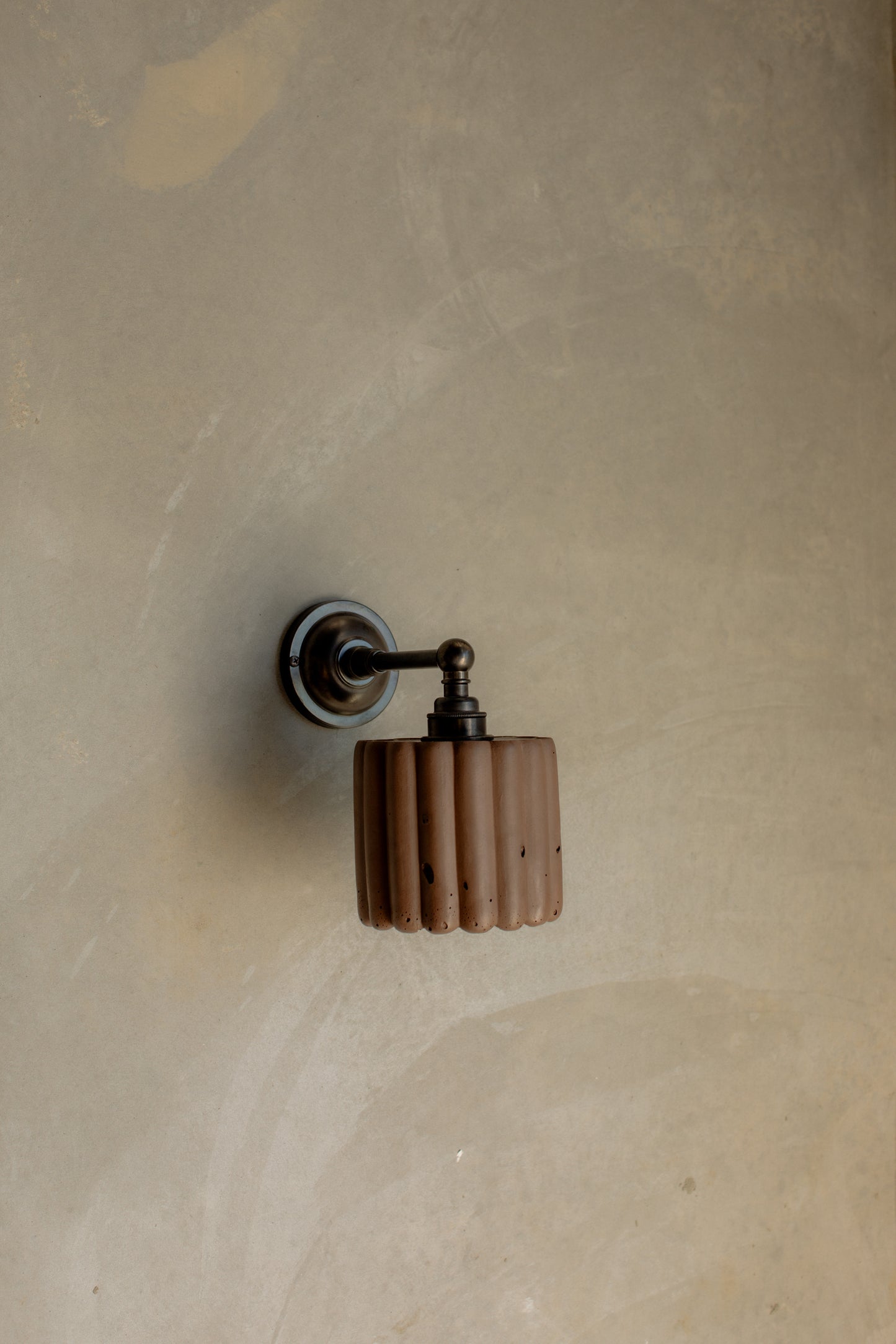 Fluted Straight Arm Wall Light