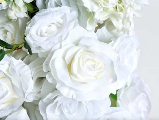 White floral table runner, detail - Lurepa Interiors