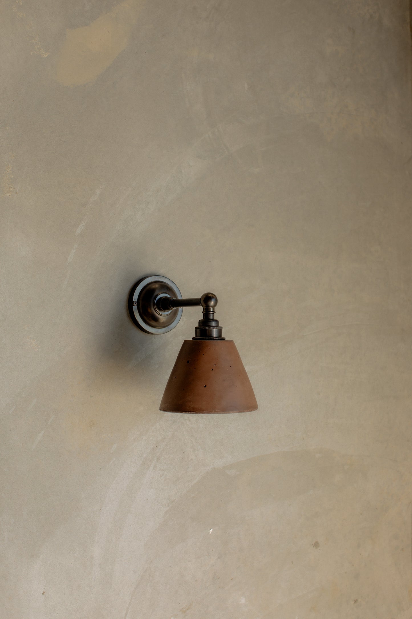 Mod straight Arm Wall Light