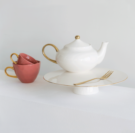 Porcelain cake stand, detail - Lurepa Interiors